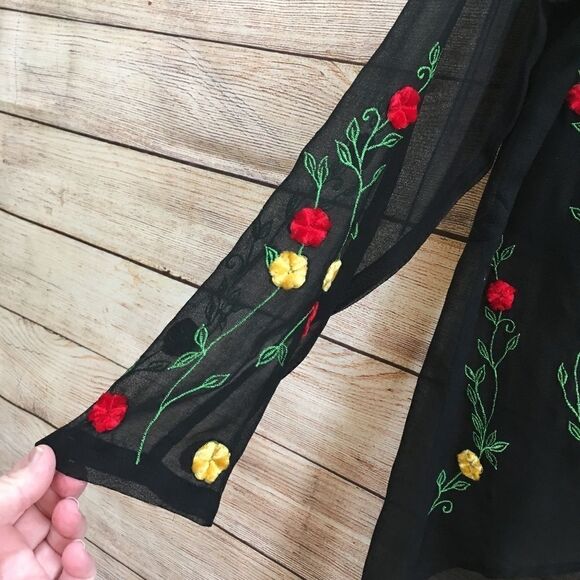 VINTAGE MARISOL EMBROIDERED TOP IN BLACK - Picture 4 of 8